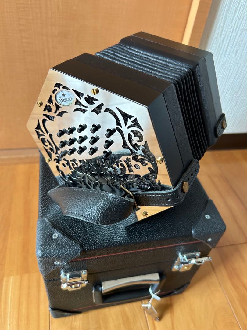 Shamrock アングロ・コンサーティーナ30ボタン