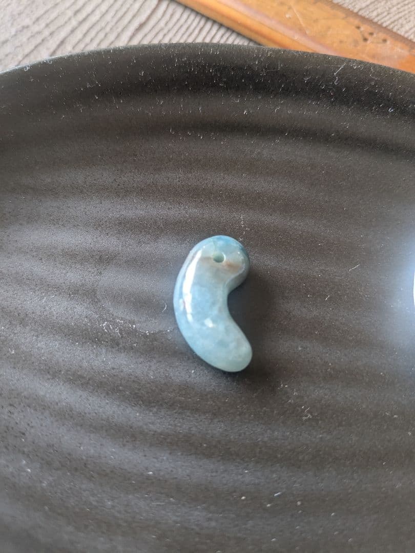 糸魚川コン沢翡翠♦勾玉No.②