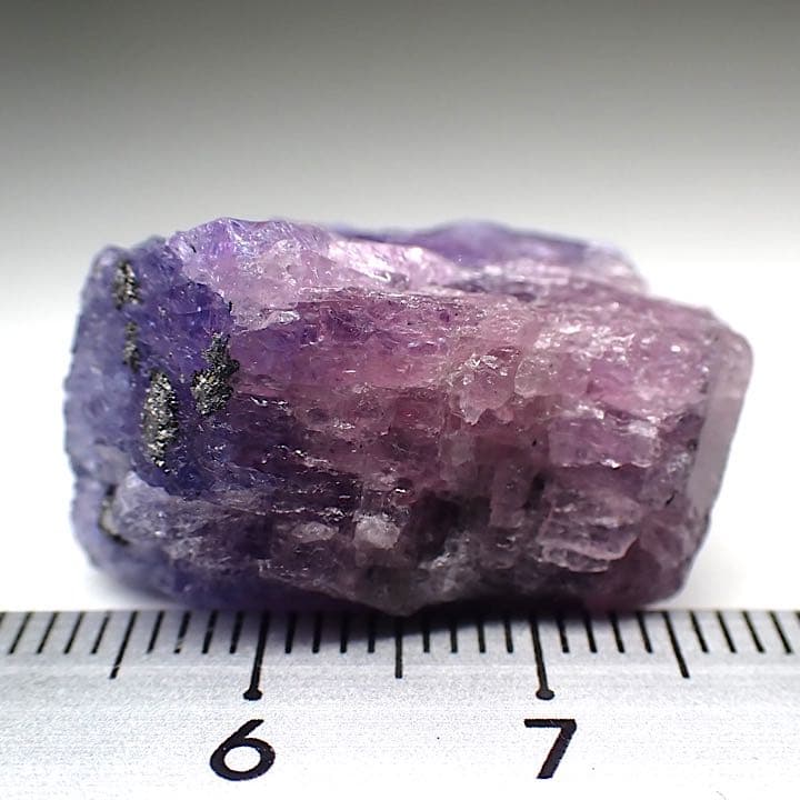 【タンザニア/メレラニ産】バイカラータンザナイト原石