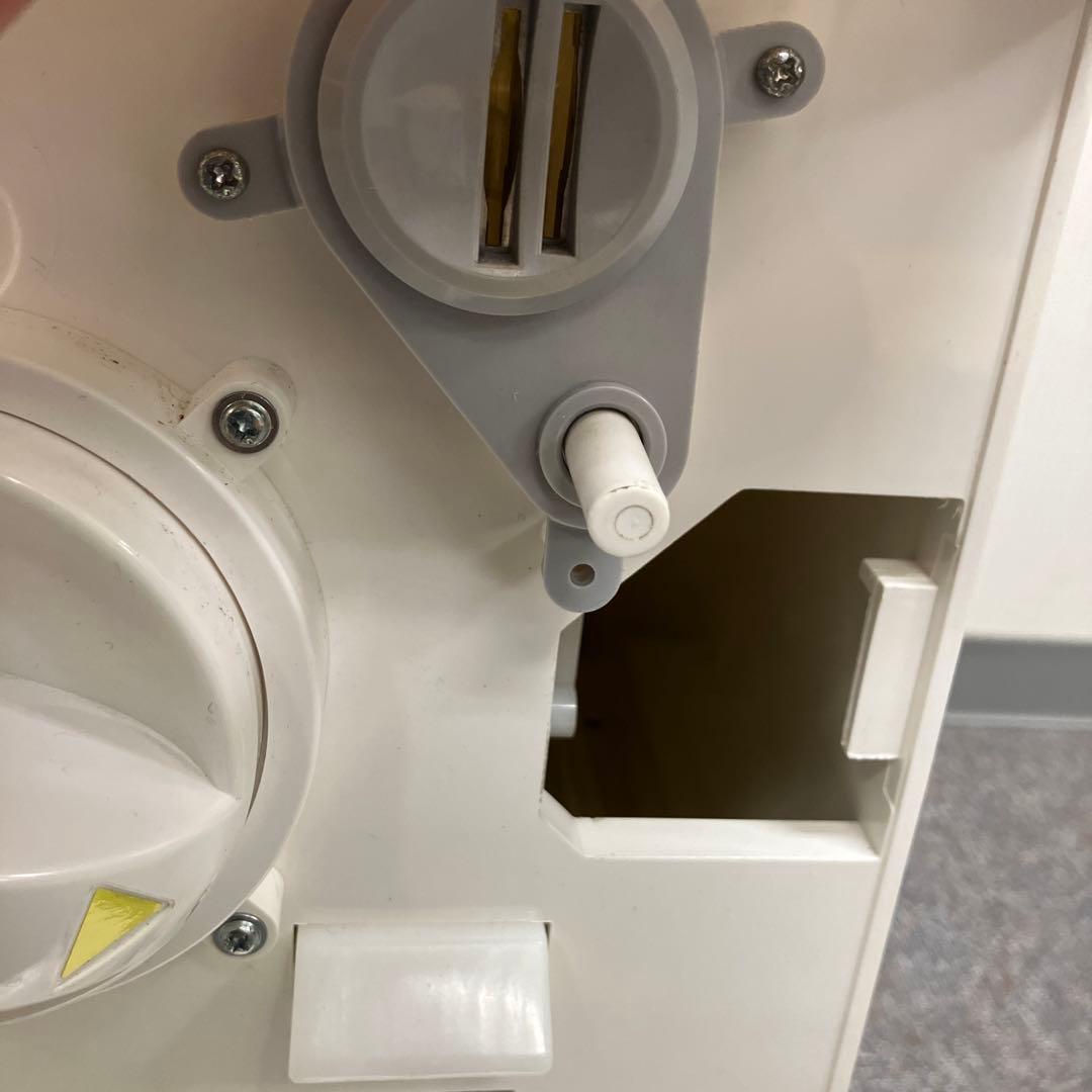 ガチャガチャ カプセルステーション 10円・100円対応 鍵付き　キャスター付き