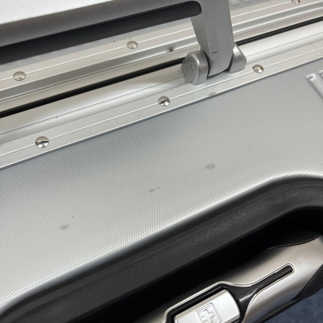 スイスミリタリー プレミアム Cタイプ キャリーケース 64L シルバー