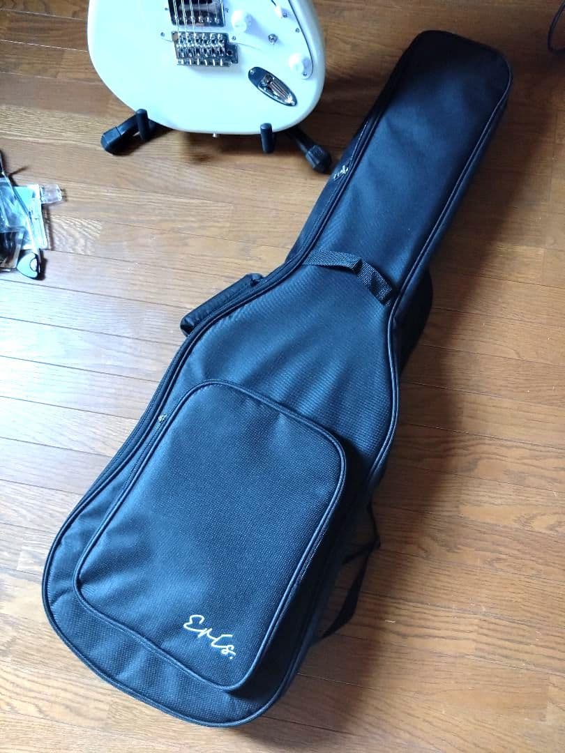 Eris Nestia ストラトキャスター ローステッドネック 新品同様！