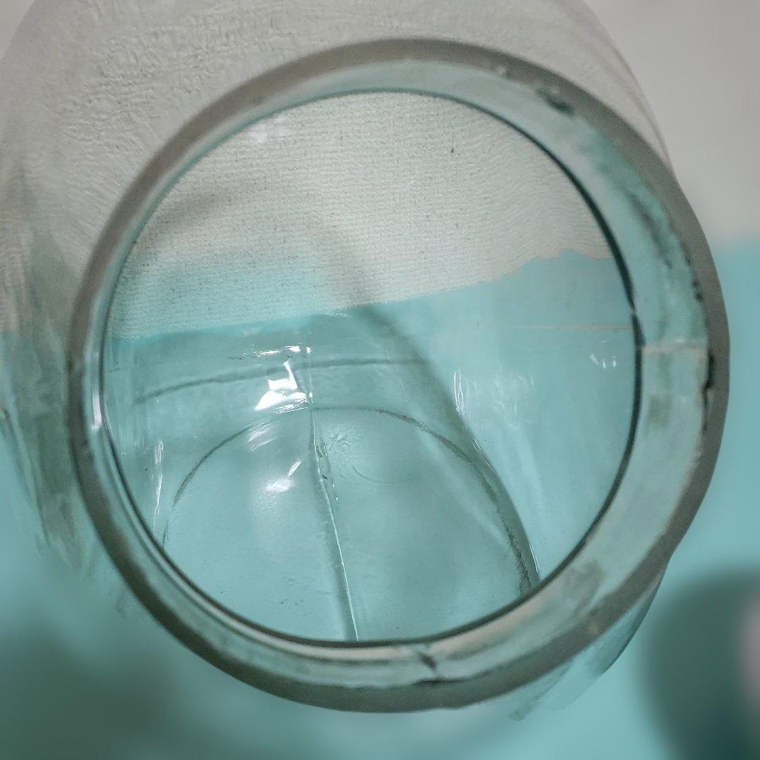 昭和レトロガラス製丸い瓶　 金属製蓋付き