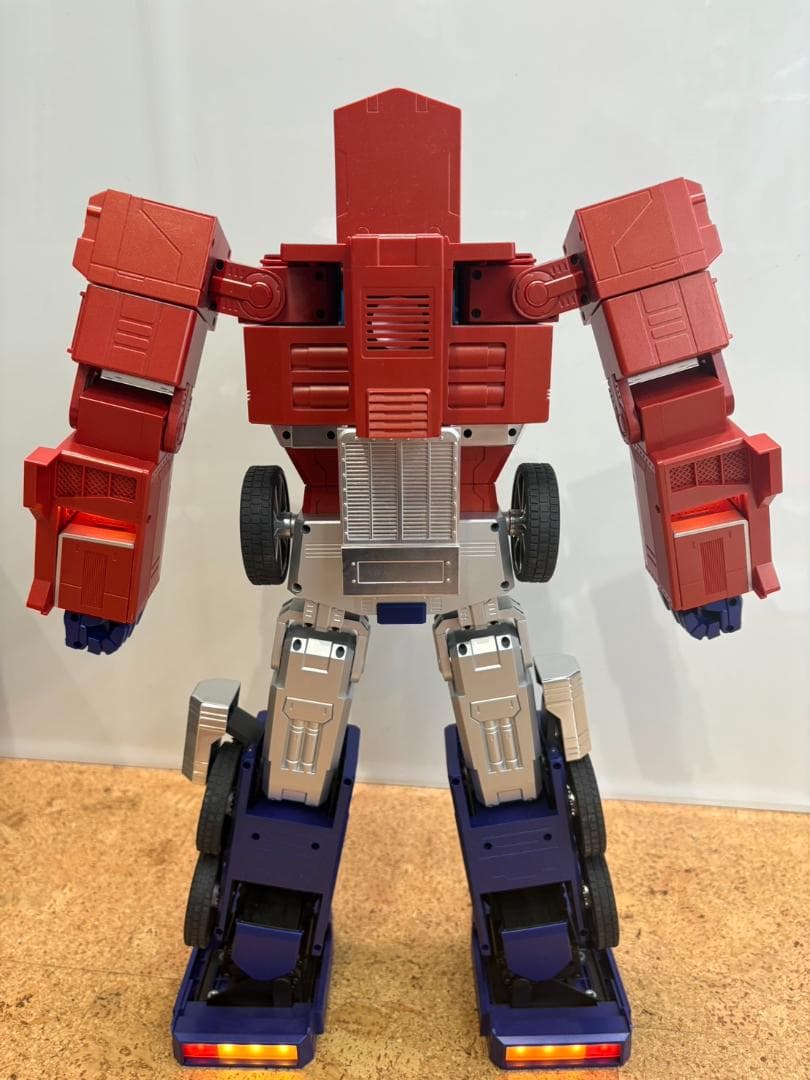 robosen フラッグシップ　オプティマスプライム　(日本語版)