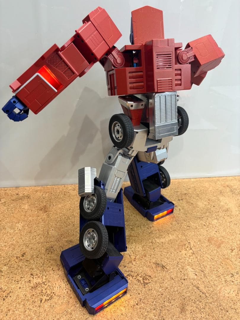 robosen フラッグシップ　オプティマスプライム　(日本語版)