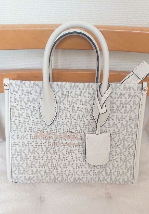 連休価格 新品未使用 マイケルコース MIRELLA ショルダーバッグ 白