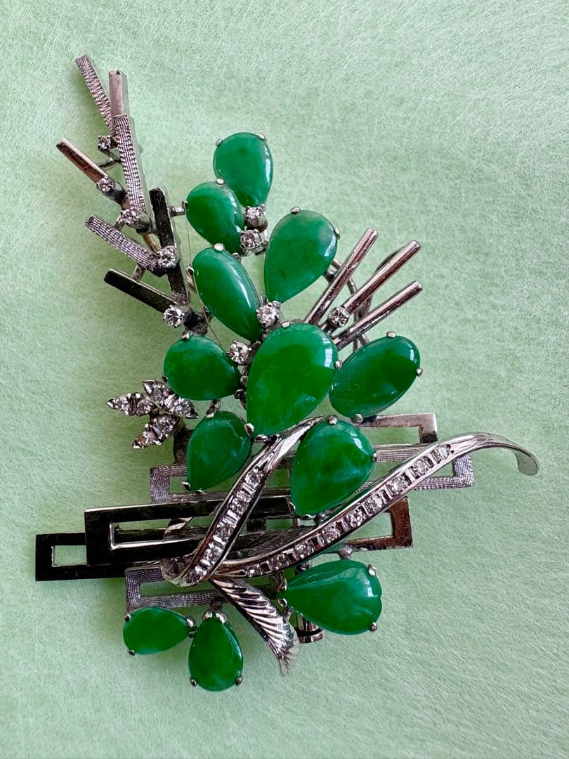 18K ブローチ 翡翠 緑の石