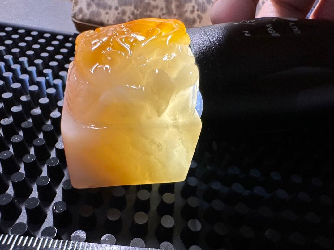 ラオス石　田黄　瑞獣隠雲　結晶　高級印材　箱付き　篆刻　落款　書道　雅号