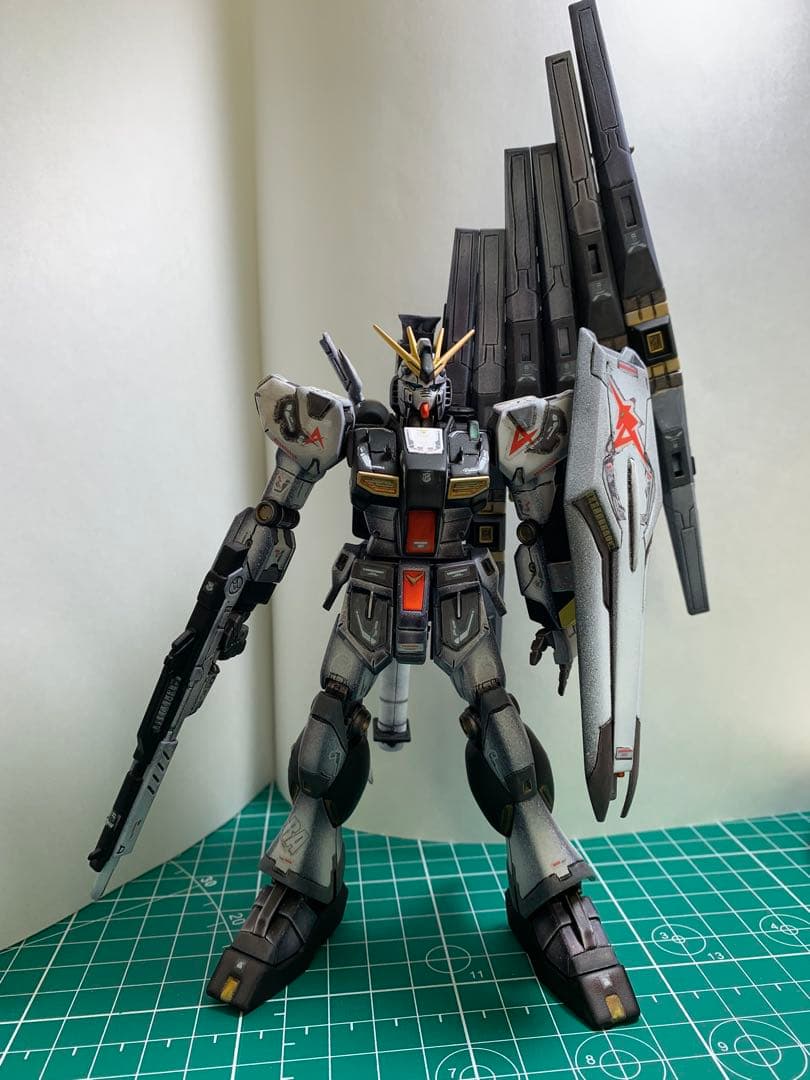 HG1/144 RX-93 νガンダム　全塗装・ディテールアップ仕上げ
