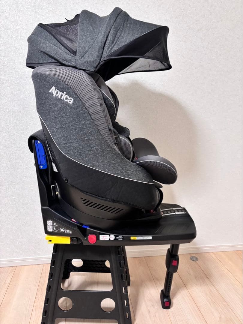 美品　アップリカ　チャイルドシート　クルリラプレミアムAB 回転式　ISOFIX