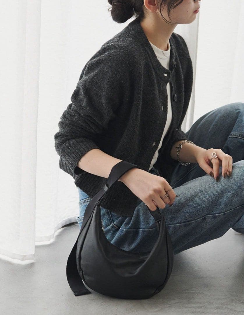 russet＊ラシット＊ソフトレザーラウンドショルダーバッグ　ブラック2