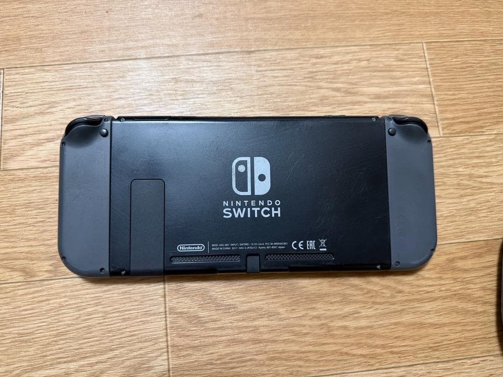 Nintendo Switch（グレー）