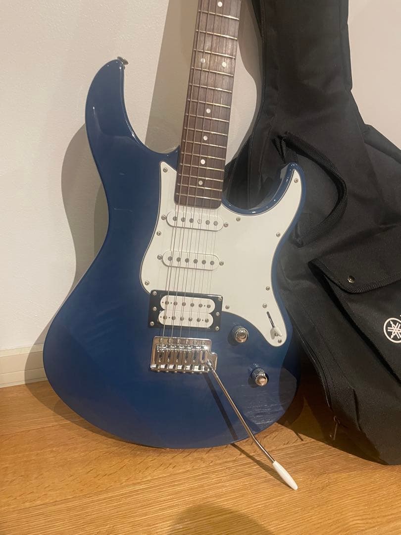 Yamaha エレキギター 青 ギターケース付き