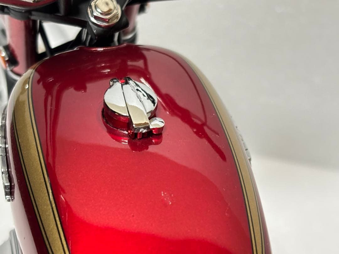 ミニチャンプス 1/6 ホンダ CB750 レッドメタリック　1968