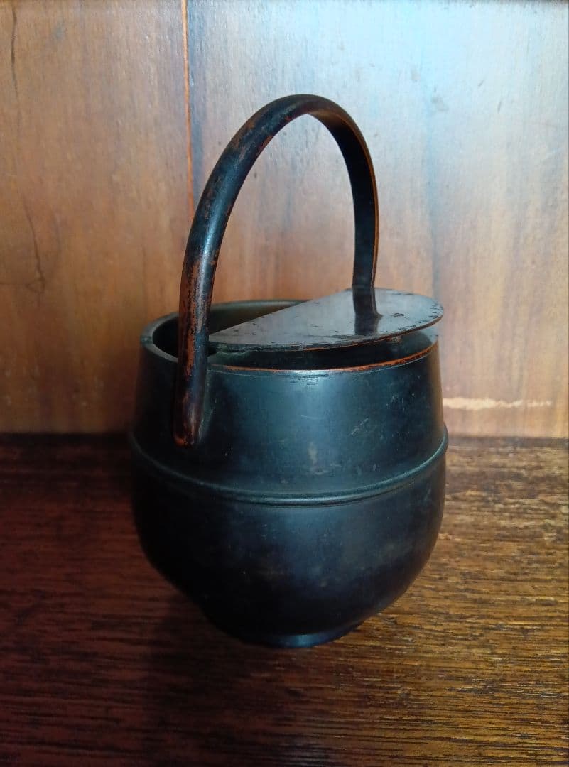 銅製　丸型蓋付き容器　灰皿　凹み有　ヴィンテージ　花器