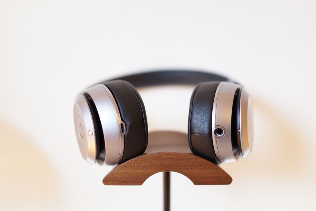 Beats Solo2 Wireless マットシルバー