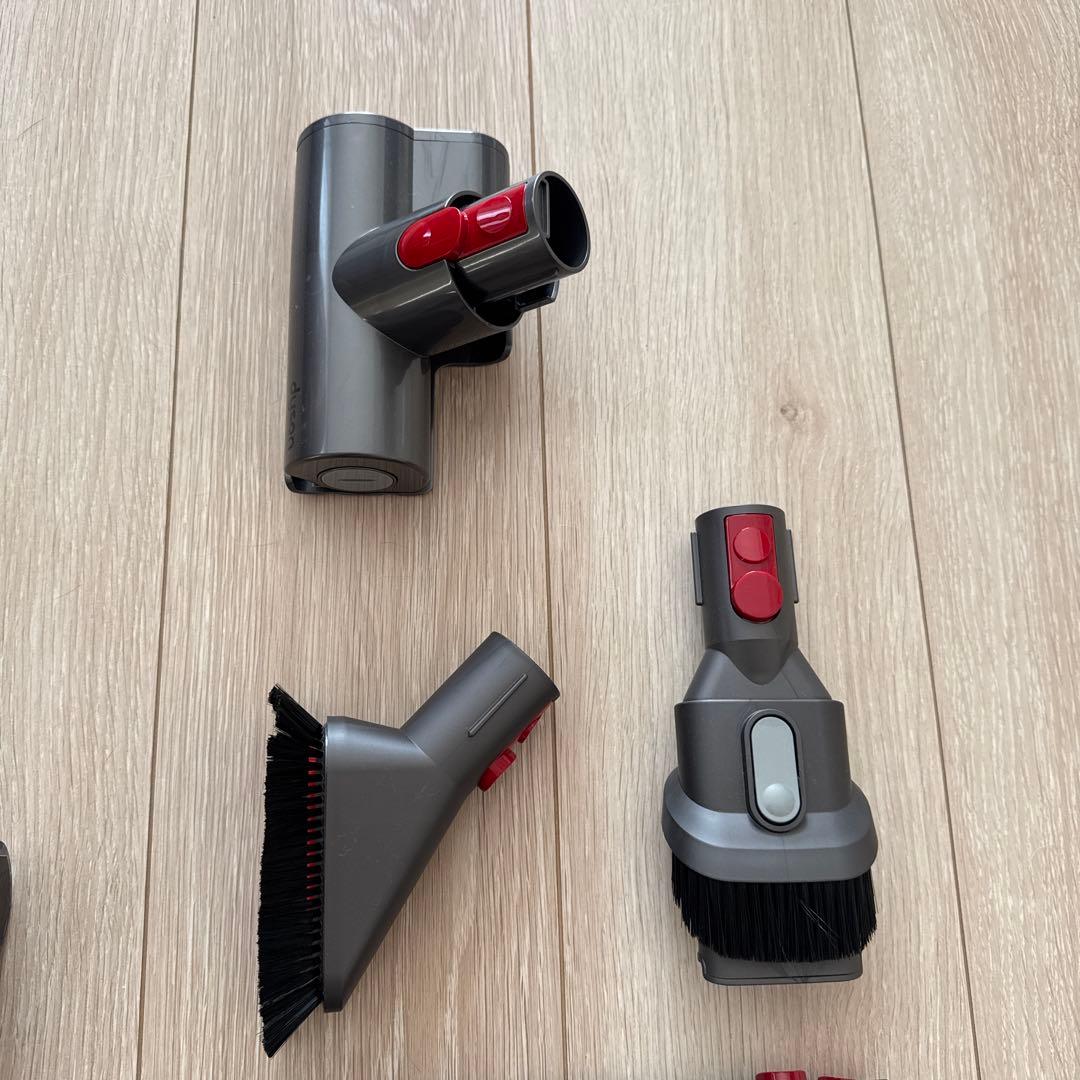 【週末価格】Dyson SV12 コードレスクリーナー スタンドつき