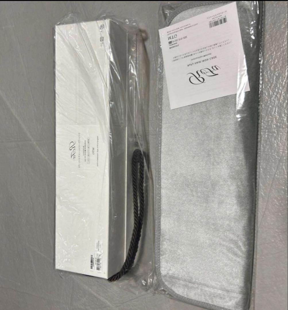 【送料無料】新品未使用品リファ ストレートアイロン　ケース付き