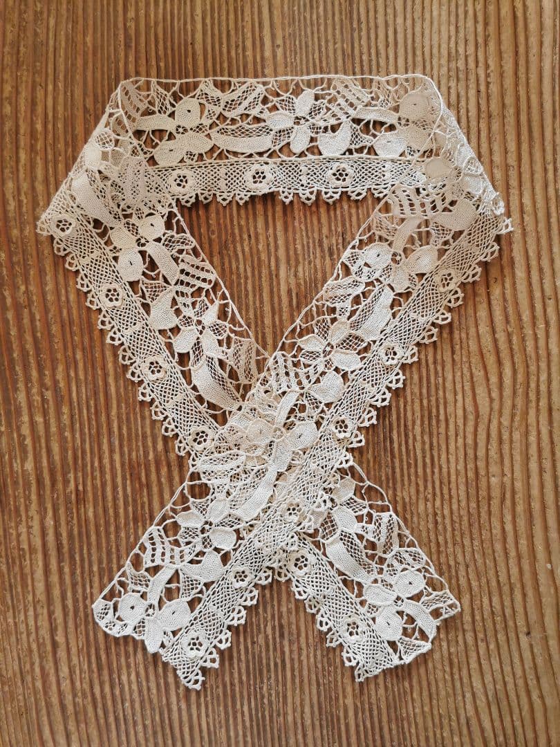 アンティーク ポワンドヴェニス 菫の花 クロシェ編みの桜草 ロング飾り襟 付け襟