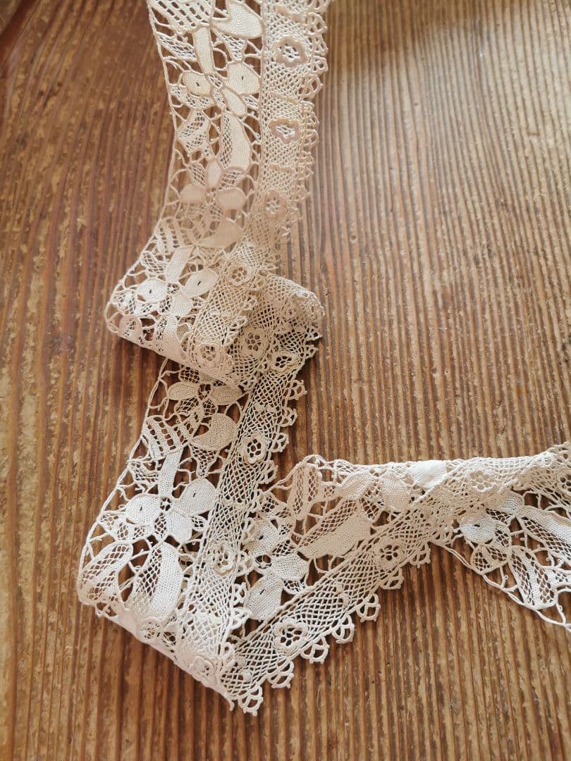 アンティーク ポワンドヴェニス 菫の花 クロシェ編みの桜草 ロング飾り襟 付け襟