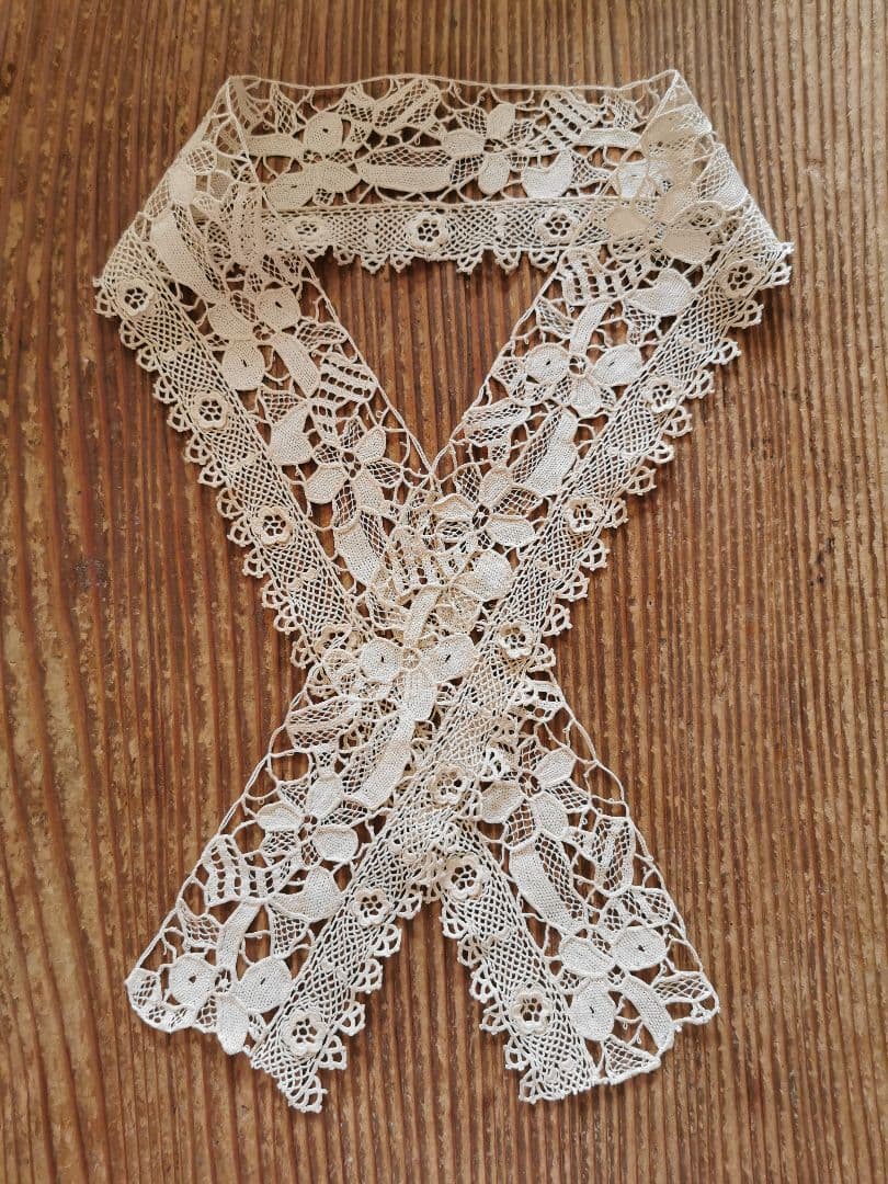 アンティーク ポワンドヴェニス 菫の花 クロシェ編みの桜草 ロング飾り襟 付け襟