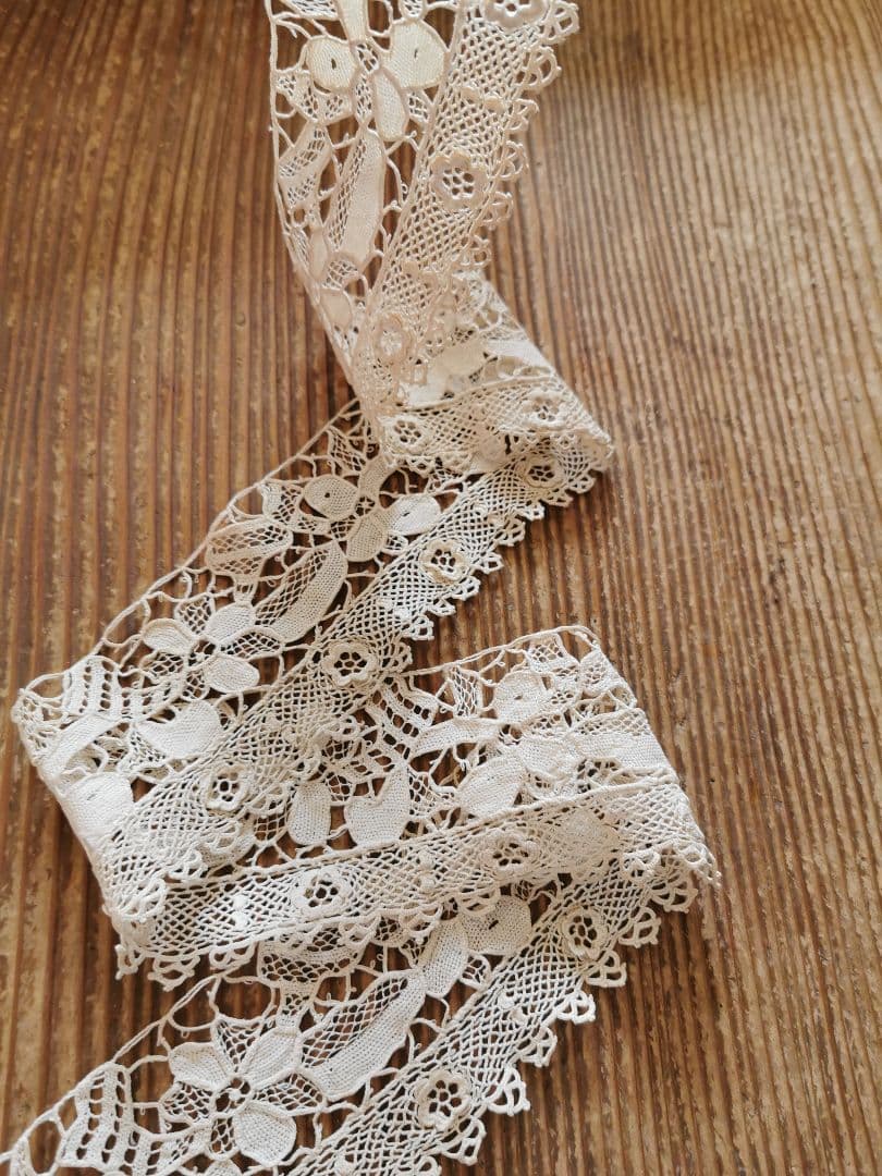 アンティーク ポワンドヴェニス 菫の花 クロシェ編みの桜草 ロング飾り襟 付け襟