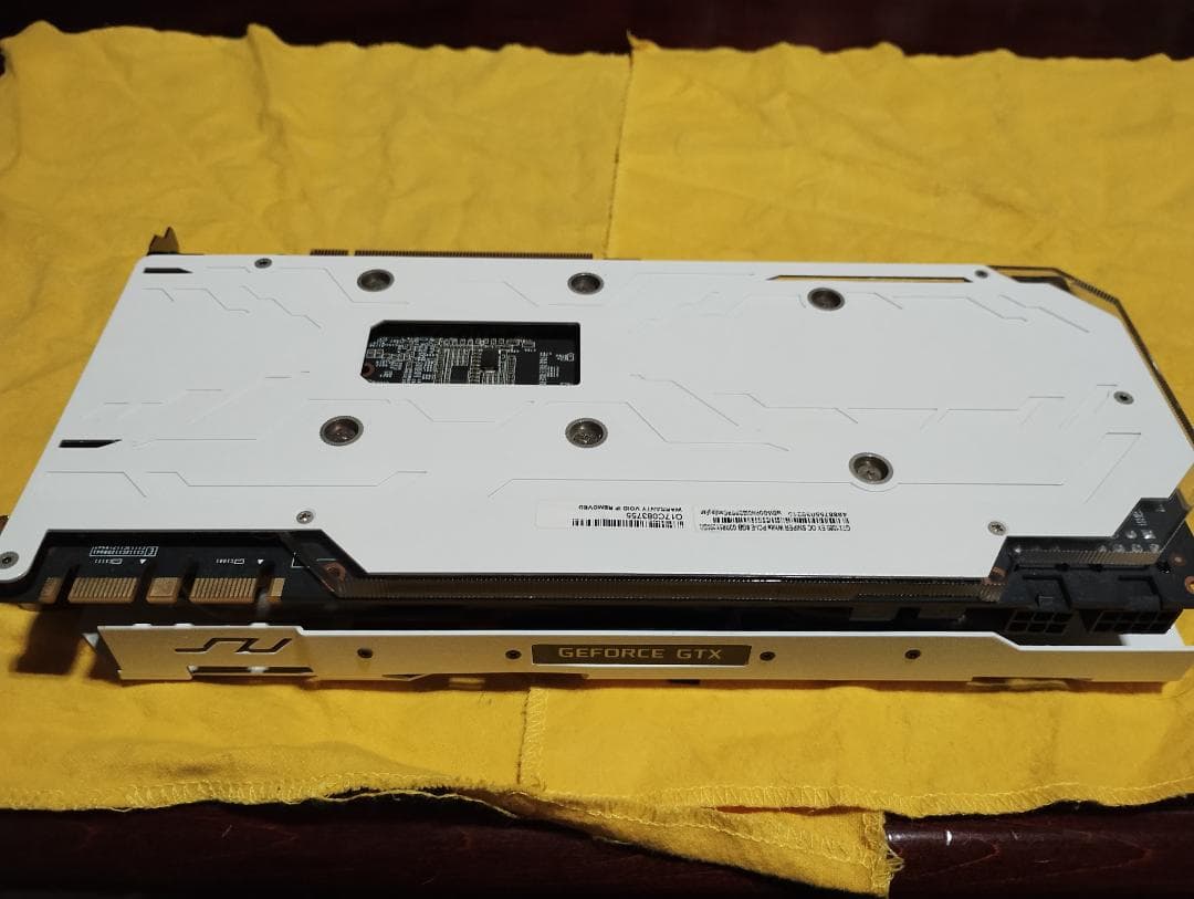 送料無料★玄人志向★GALAKURO★GK-GTX1080-E8GB/WHITE