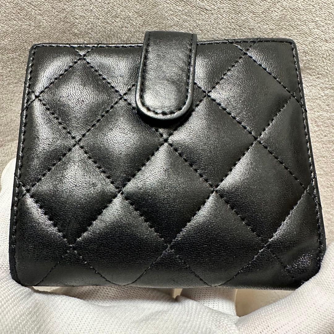⭐️新春限定価額⭐️CHANEL 二つ折り財布 黒コンパクトウォレット