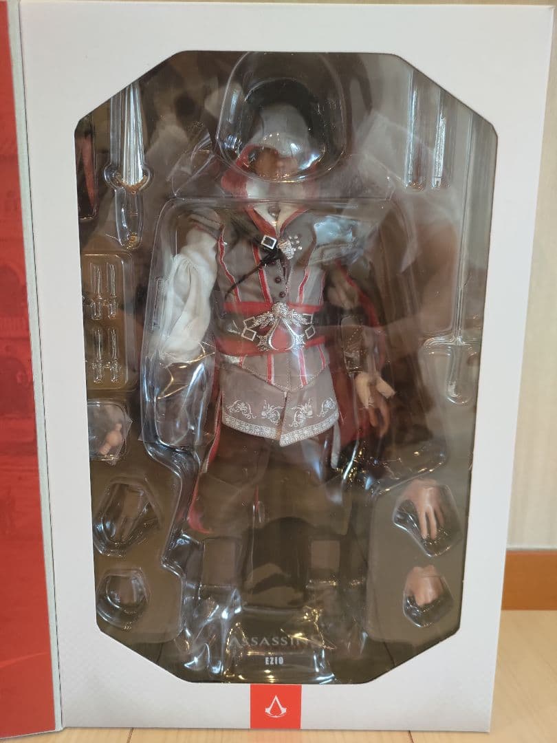アサシンクリード　フィギュア　エツィオ　HOT TOYS Ezio