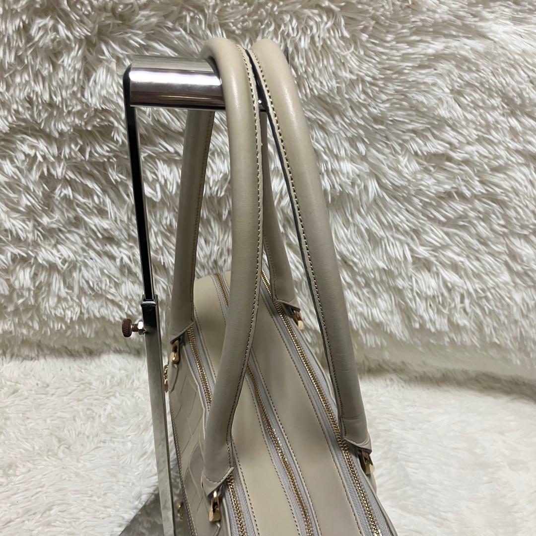 ロベルタディカメリーノ ショルダーバッグ 型押し レザー シャンハイコッコ