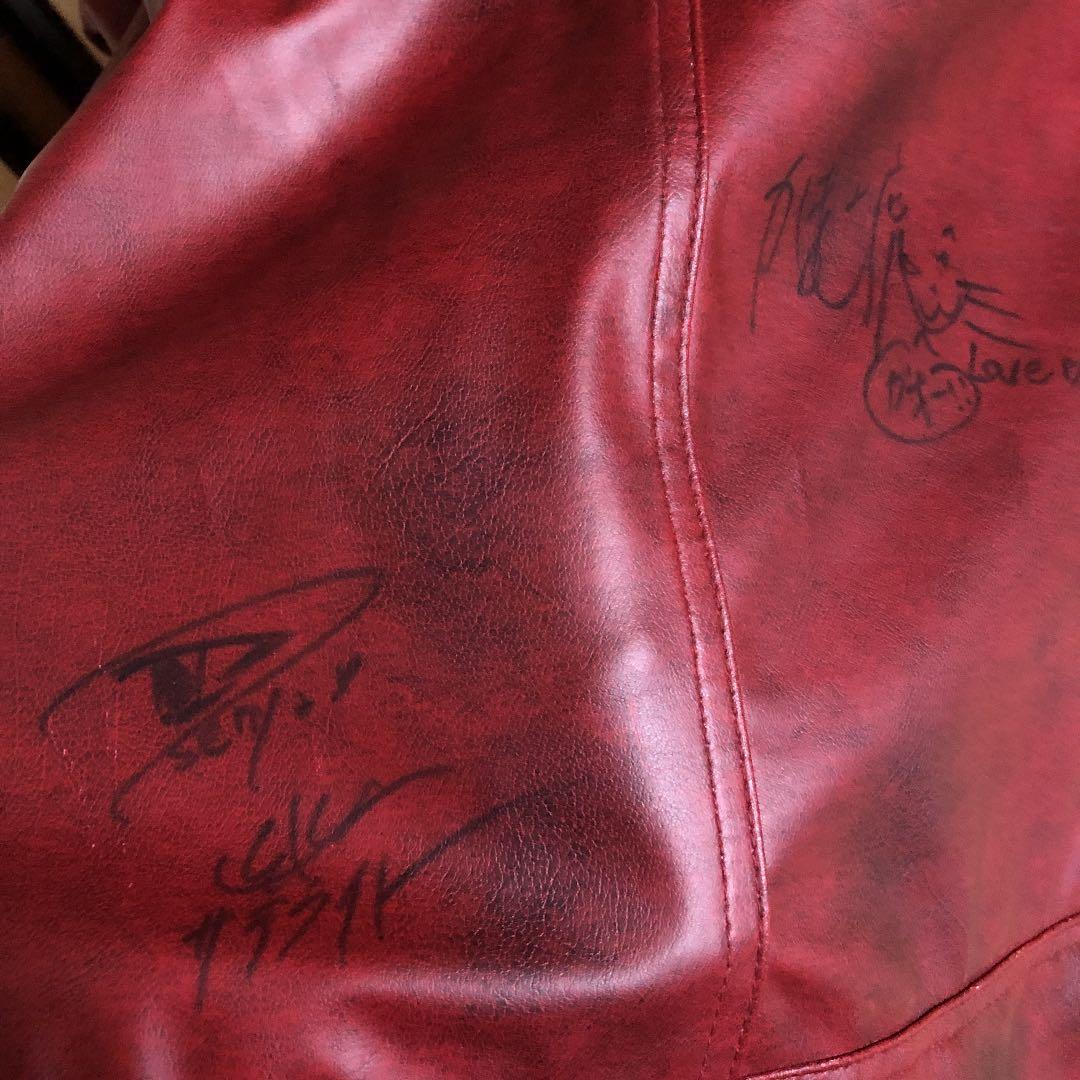 幽閉サテライトさんと歌い手さんのサイン入りジャケット