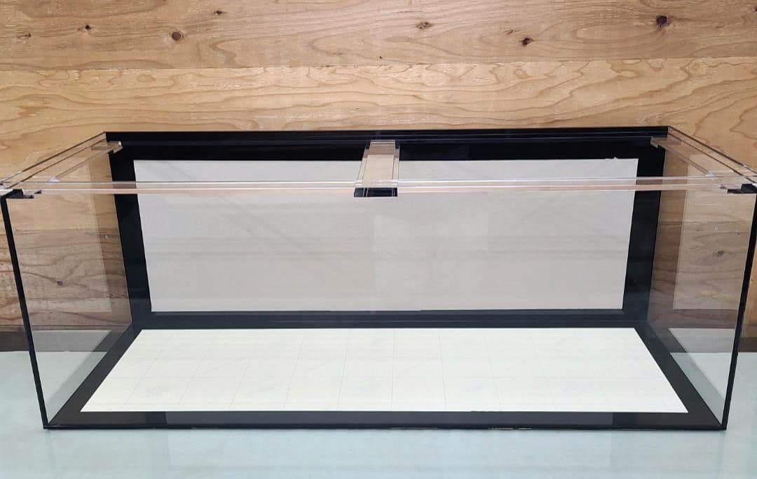 アクリル水槽　1200×450×450 8\5ミリ