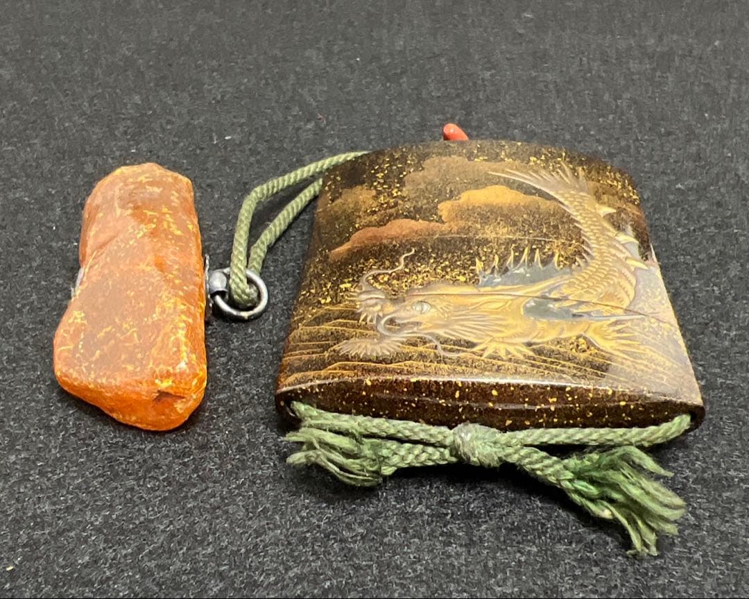 江戸時代　極上龍図研出蒔絵　四段印籠　本琥珀根付　トサヒ　東里8-0105☆2F