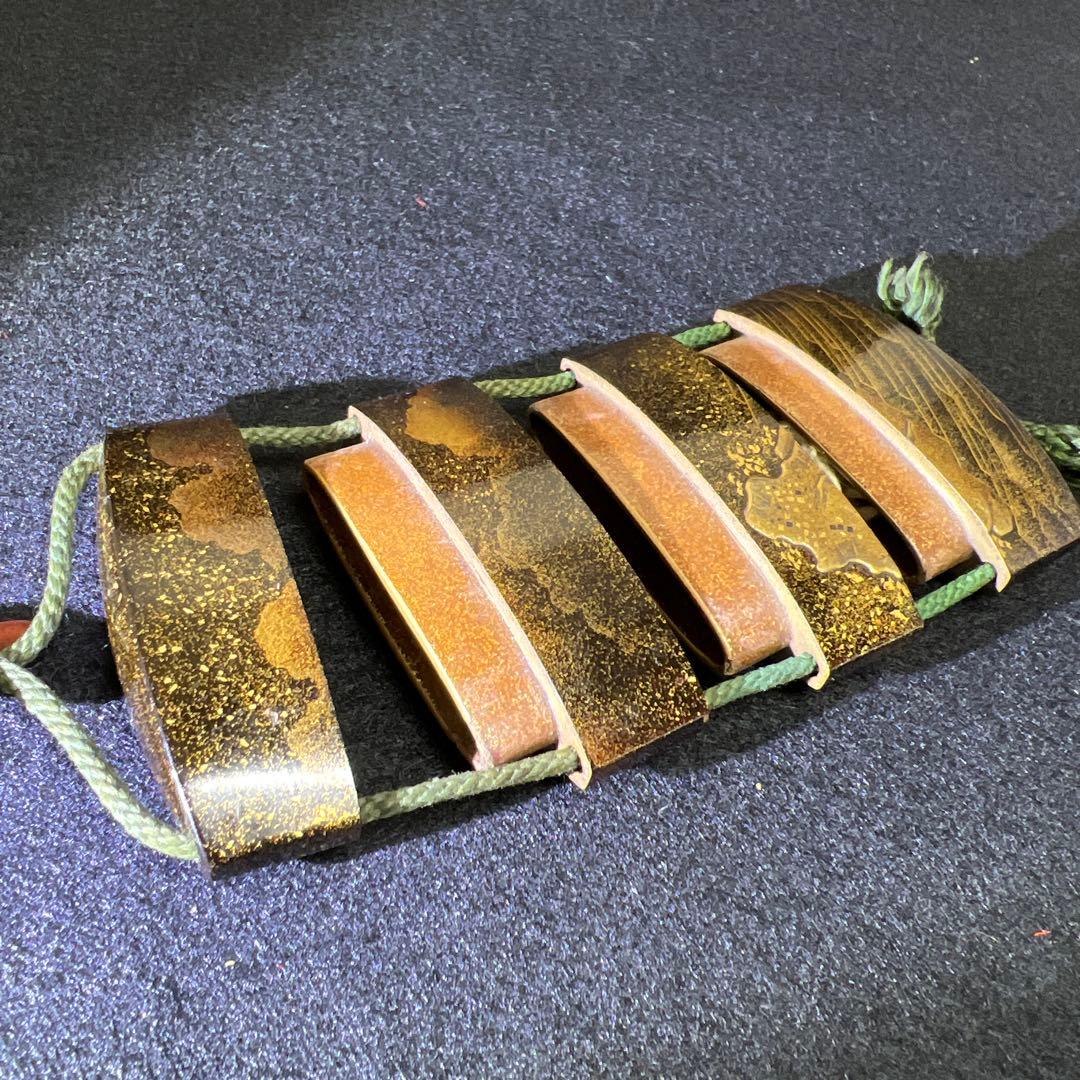 江戸時代　極上龍図研出蒔絵　四段印籠　本琥珀根付　トサヒ　東里8-0105☆2F