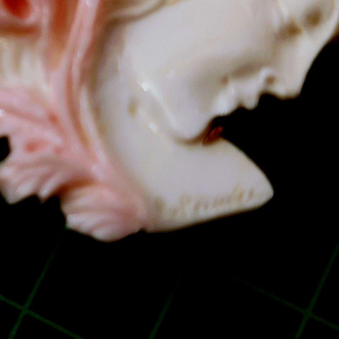 作家物 R. ペルニーチェ氏作　コンクシェルカメオ　ブローチペンダント