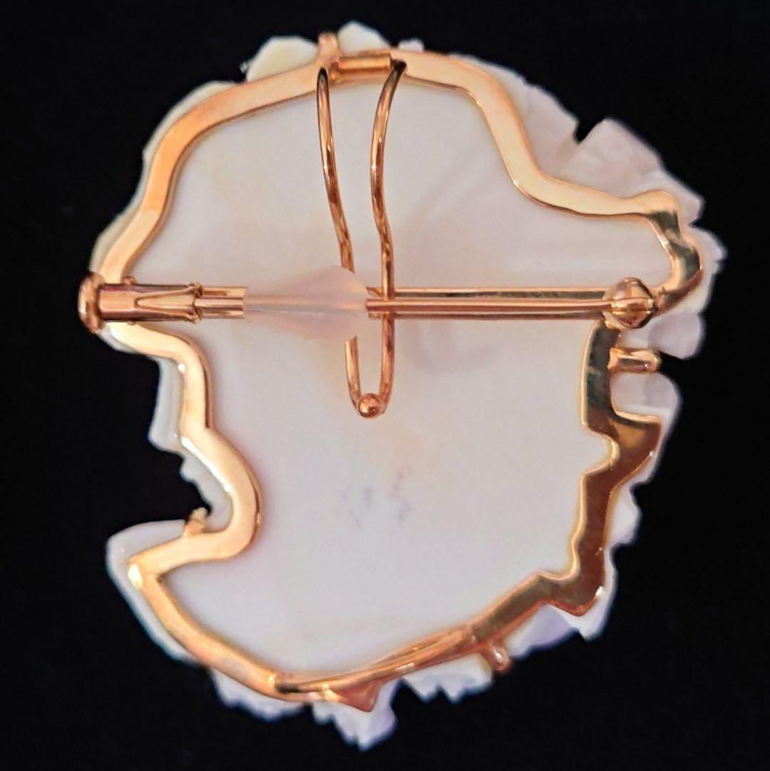 作家物 R. ペルニーチェ氏作　コンクシェルカメオ　ブローチペンダント