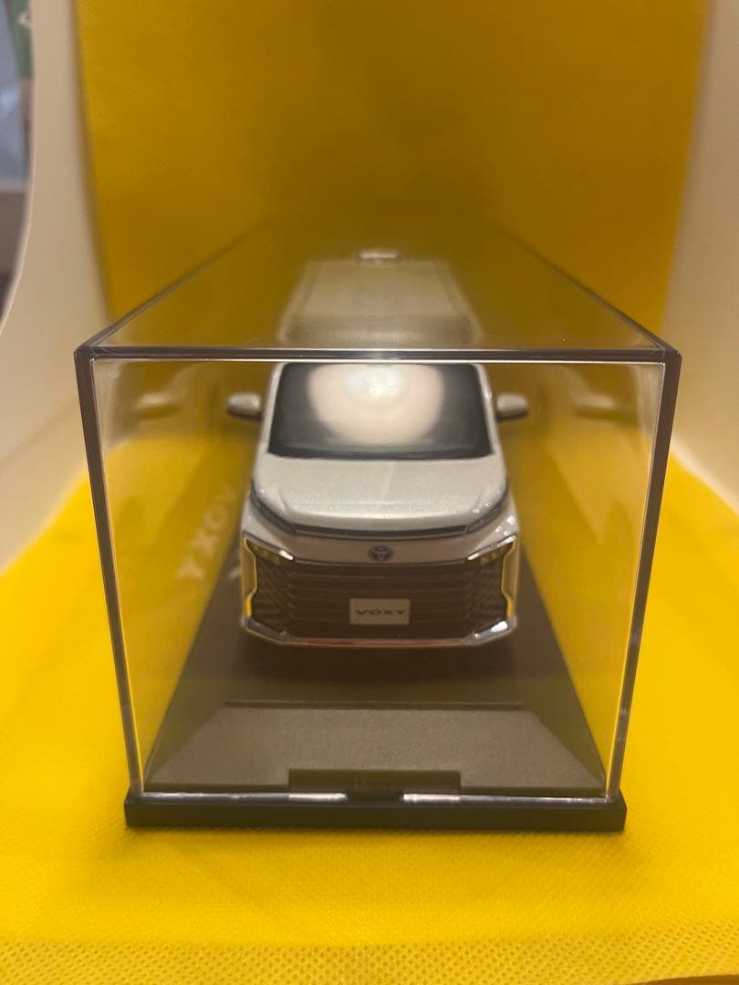 トヨタ　ヴォクシー　VOXY カラーサンプル