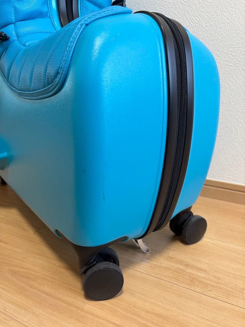 乗れるキャリーケース　青