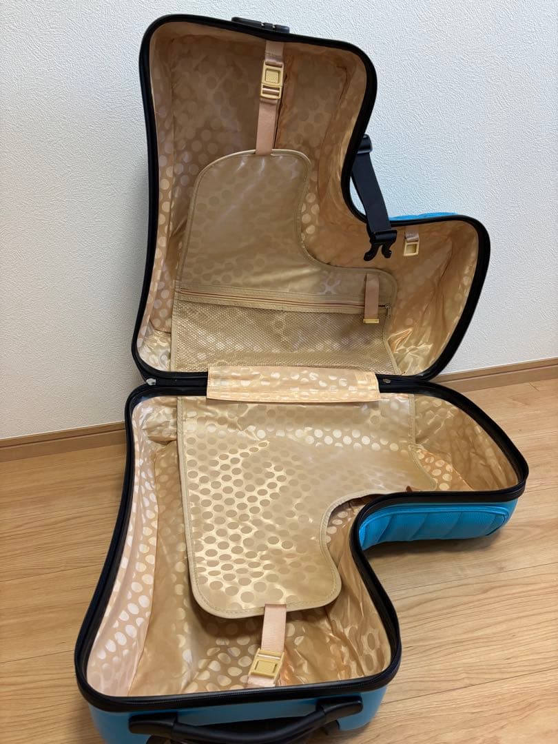 乗れるキャリーケース　青