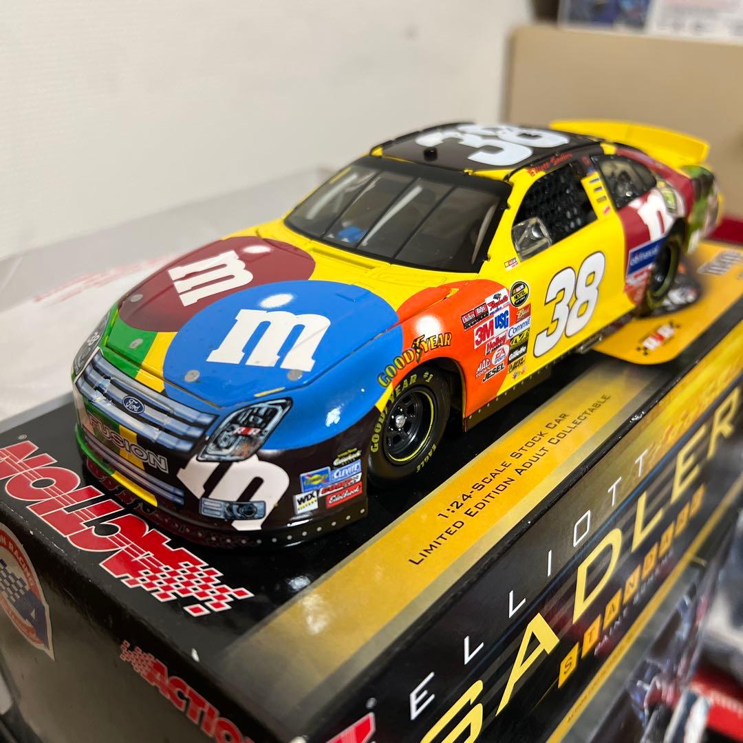 ミニカー 2006 Elliott Sadler 38 M & MS 1/24