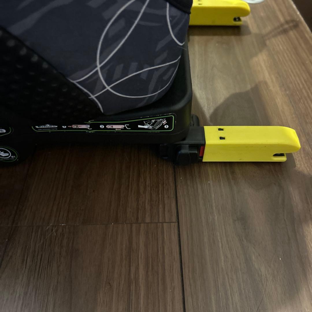 限定カラー　アップリカ　フォームフィット　ISOFIX