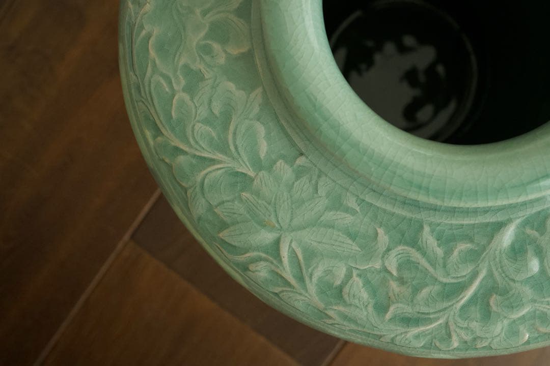 【美品】高麗青磁 唐草紋様 大壺33cm