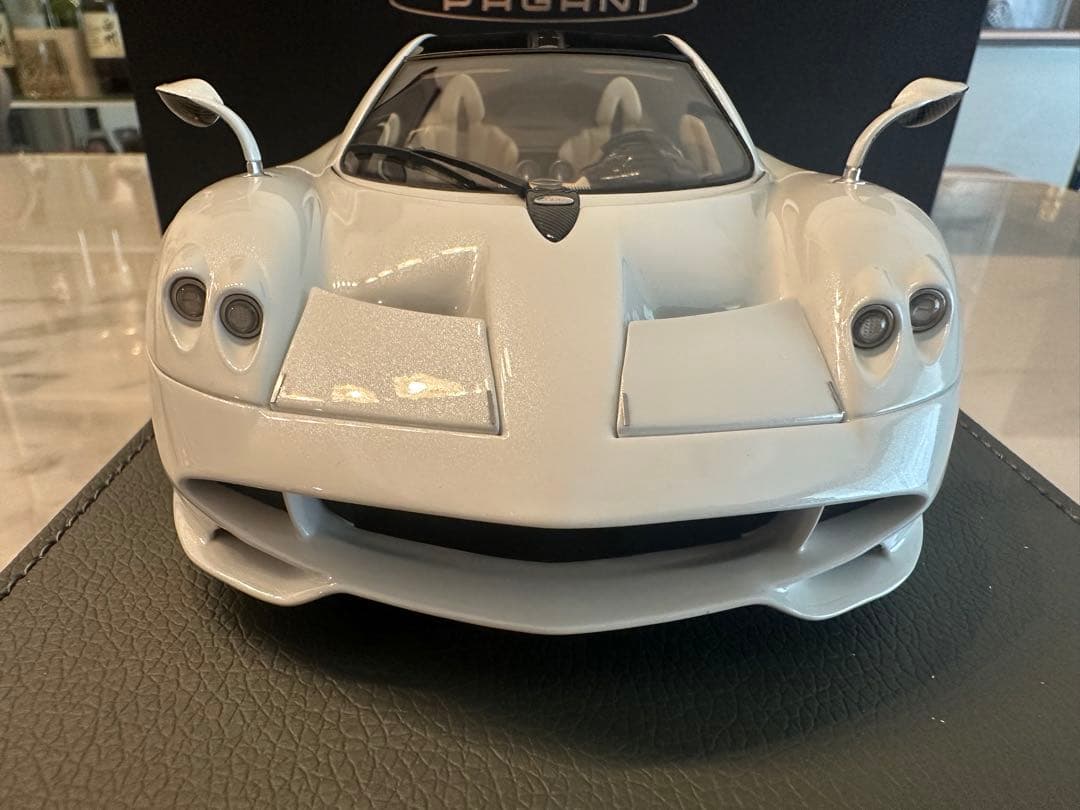 新発売 BBR 1/18 パガーニ ウアイラ Codalunga ミニカー