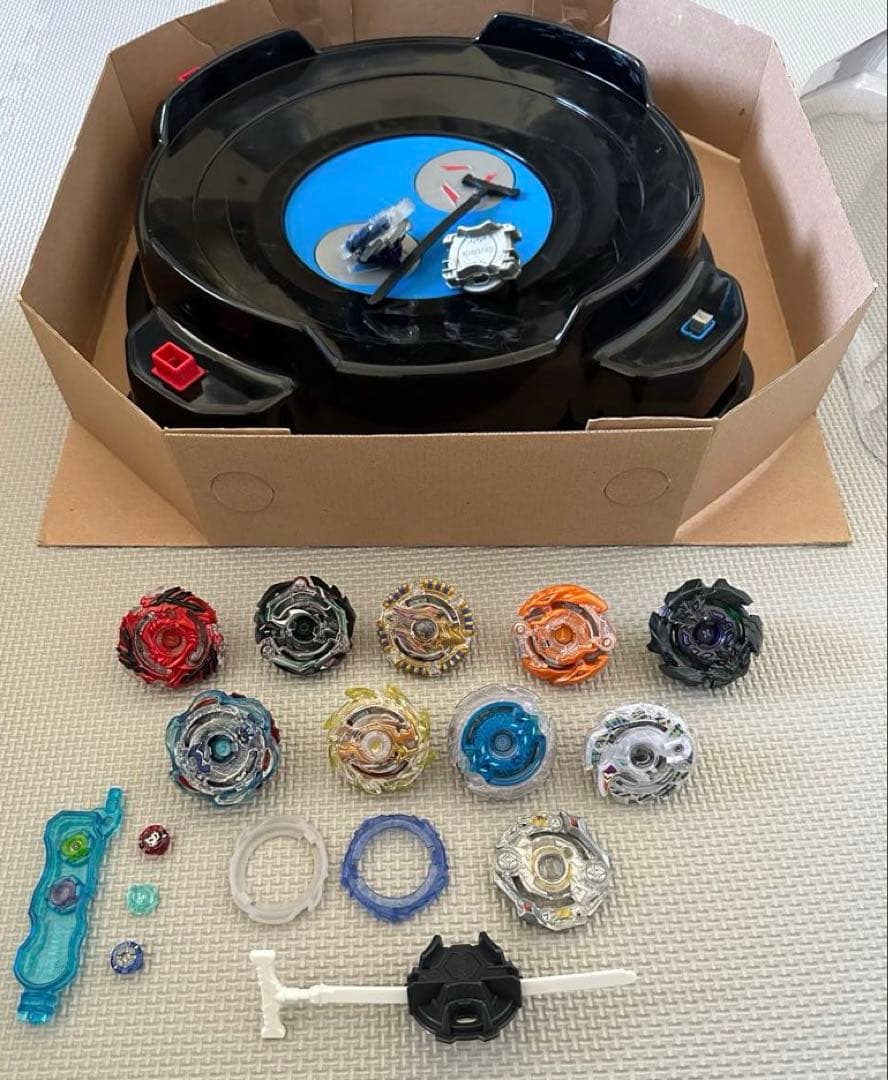 ベイブレードバーストまとめ売りデュアルサイクロン スタジアム付き