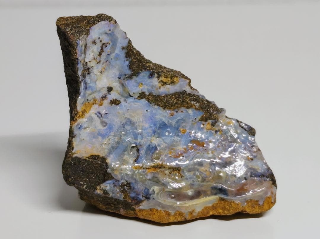 H-5 ボルダーオパール 42g 蛋白石 原石 鑑賞石 自然石 鉱石 鉱物 鉱石