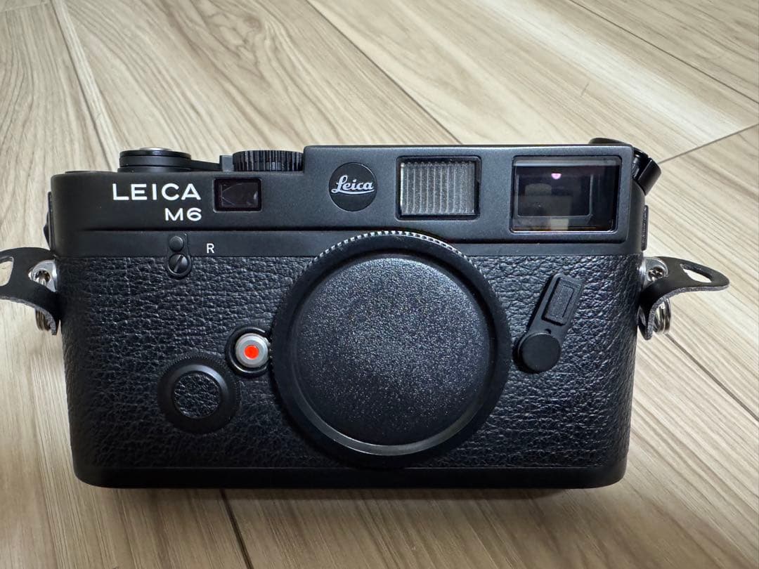 【美品】Leica M6 黒バッジ換装済 (赤バッジ付)