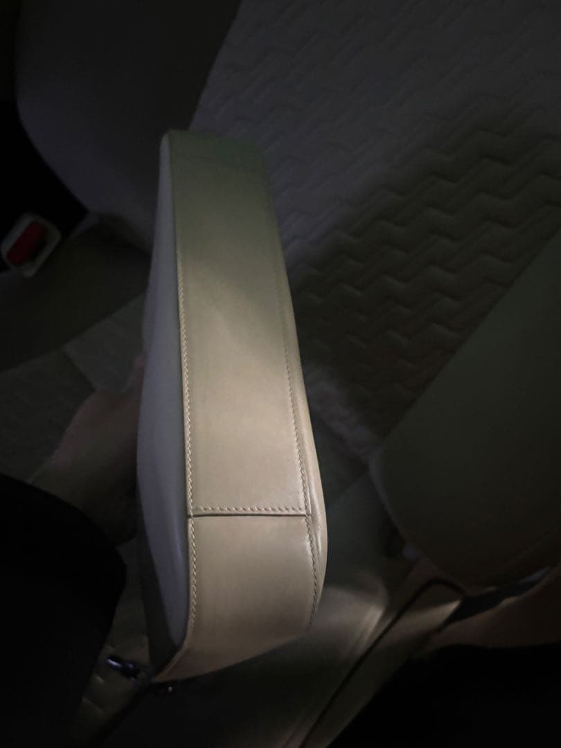 グッチ　ベージュ ハンドバッグ レザー風