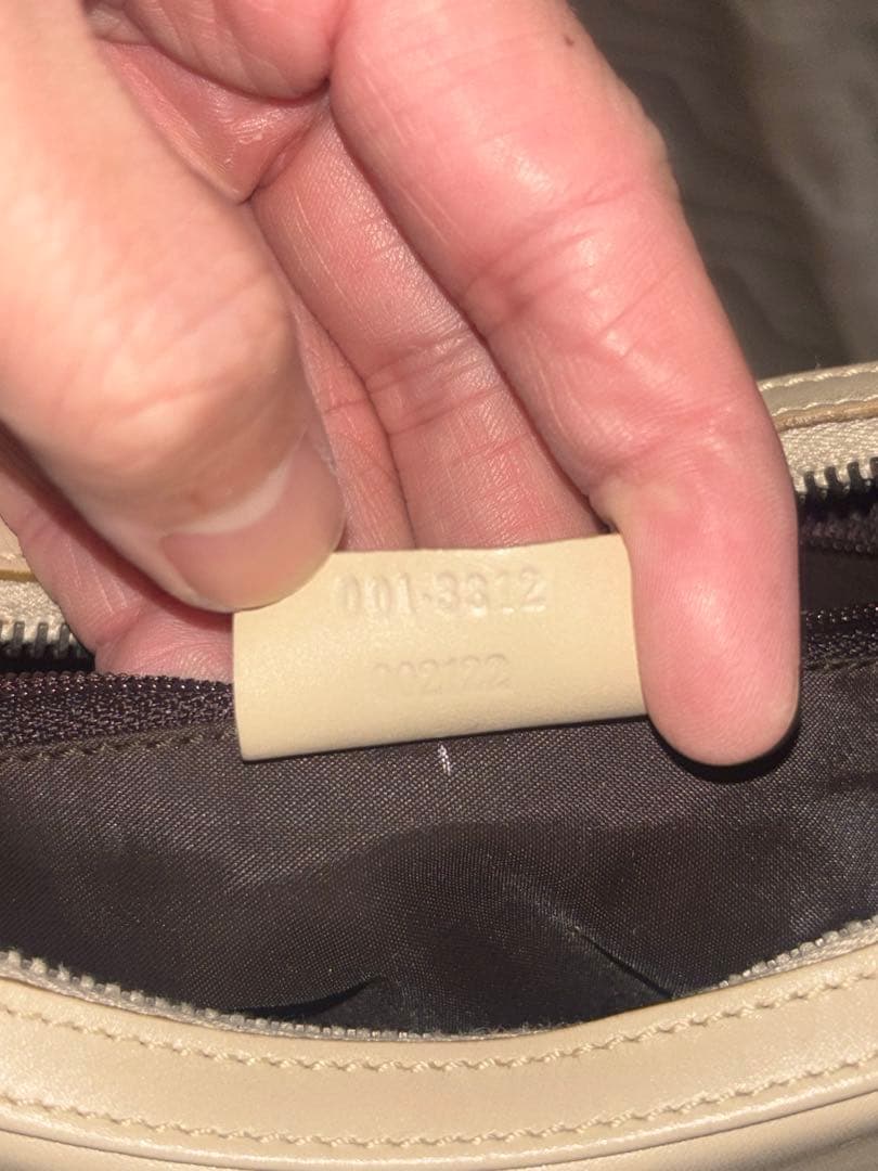 グッチ　ベージュ ハンドバッグ レザー風