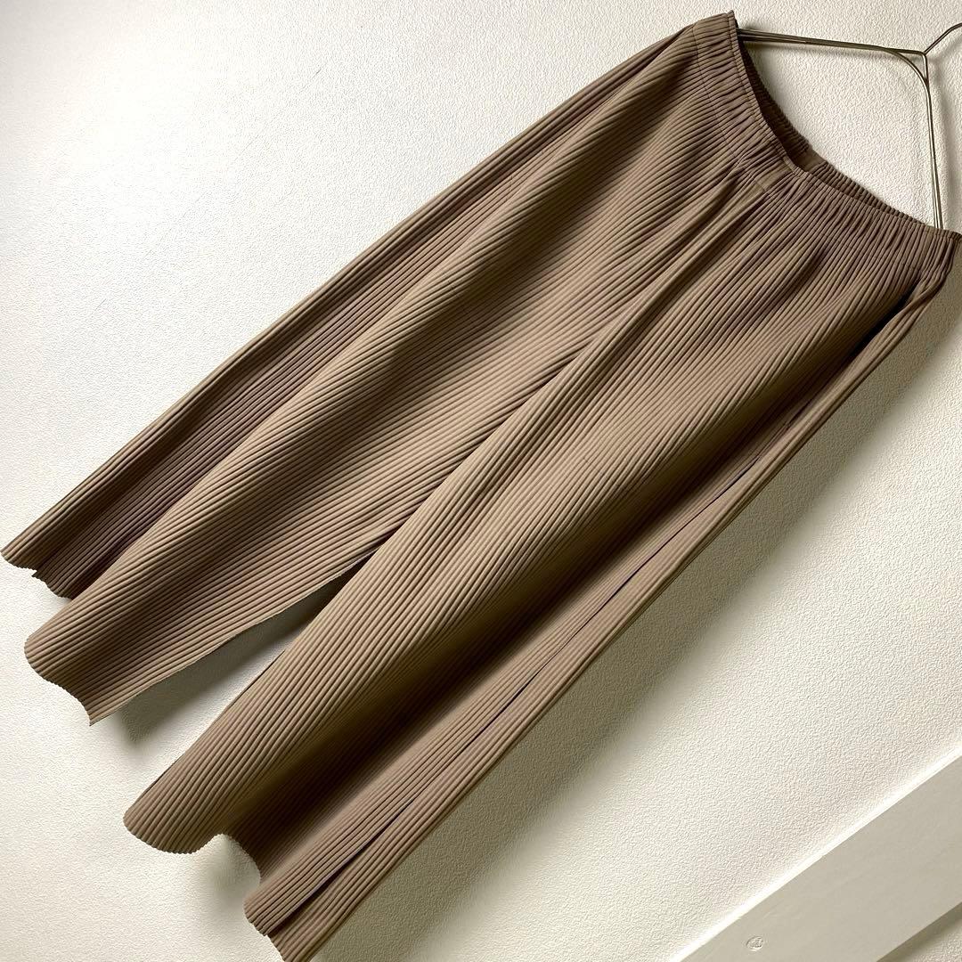 me by ISSEYMIYAKE イージーワイドパンツ ガウチョ プリーツ