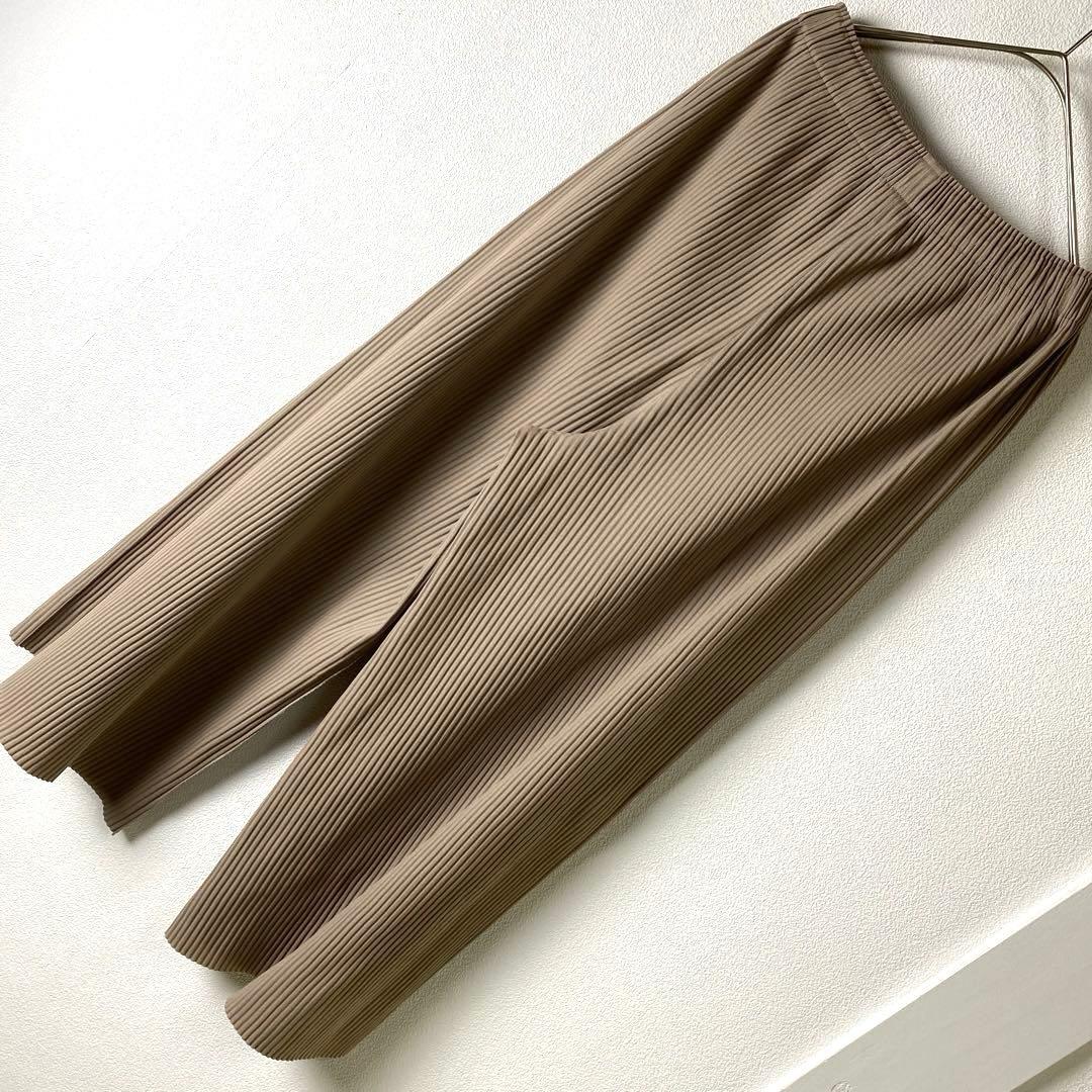 me by ISSEYMIYAKE イージーワイドパンツ ガウチョ プリーツ